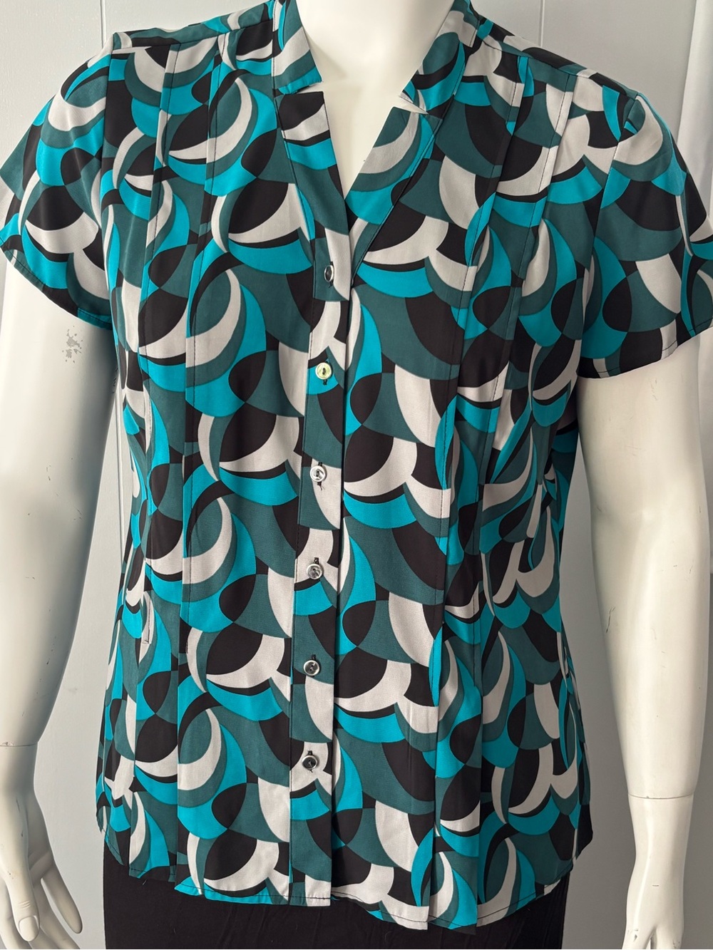 Dana Buchman Teal Black White Geometric Button-Down Blouse